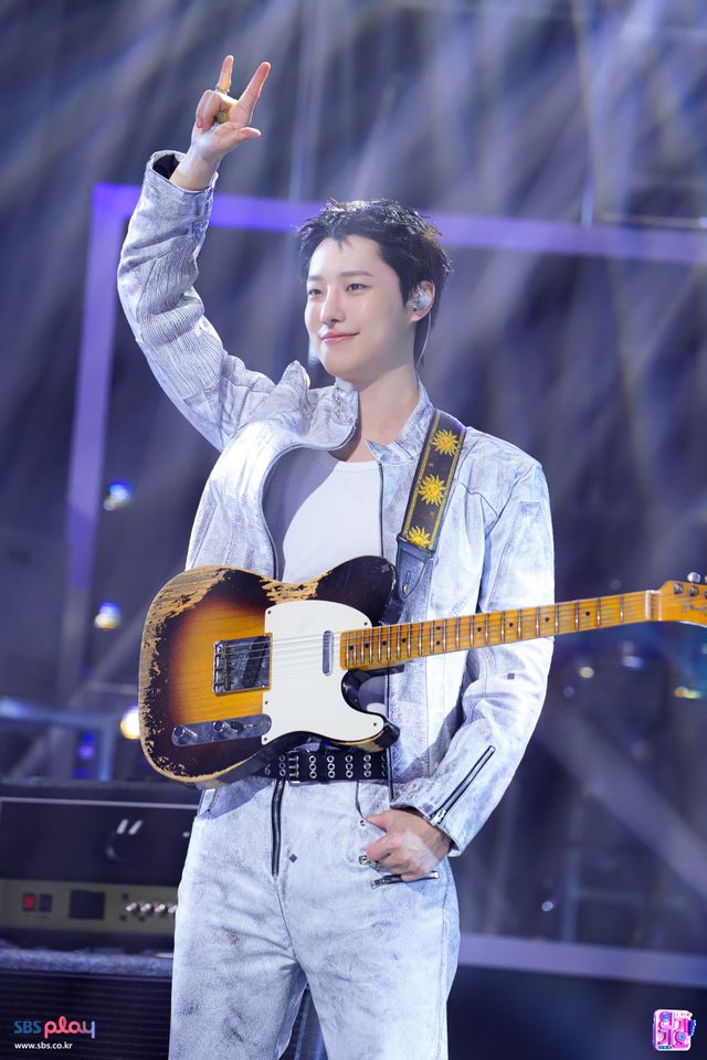 SBS PLAY, SBS 인기가요,우즈