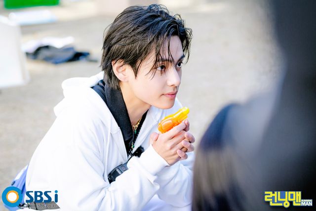 SBSI,런닝맨, 런닝맨 촬영중인 뷔의 모습